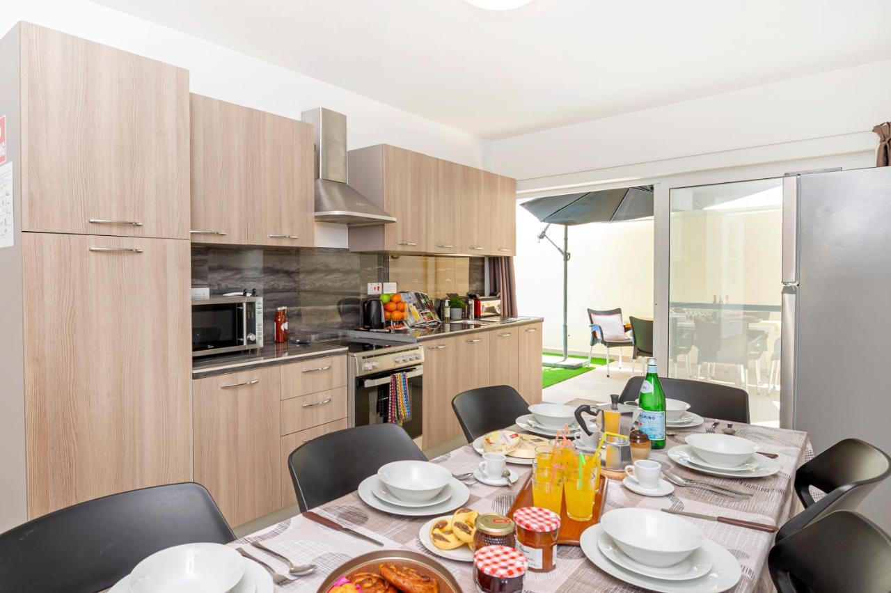 Summer Breeze 3 Bedroom Family Maisonette With Sunny Terrace In Mellieha - By Getawaysmalta Extérieur photo