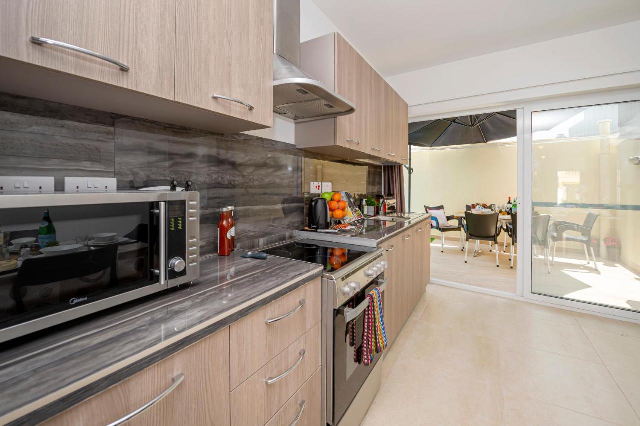 Summer Breeze 3 Bedroom Family Maisonette With Sunny Terrace In Mellieha - By Getawaysmalta Extérieur photo